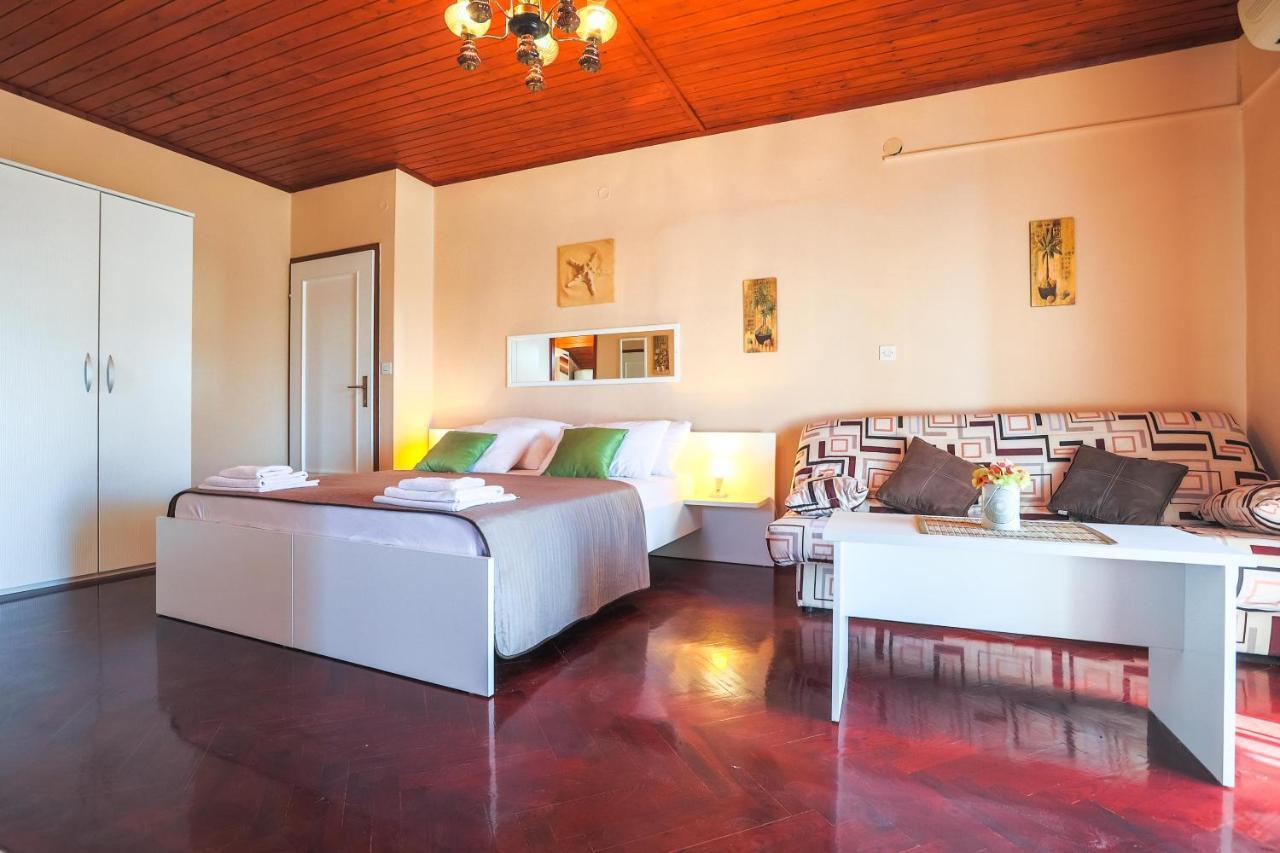 Apartments And Rooms Sinka บีโอกราดนาโมรู ภายนอก รูปภาพ