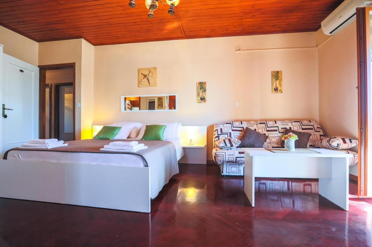 Apartments And Rooms Sinka บีโอกราดนาโมรู ภายนอก รูปภาพ