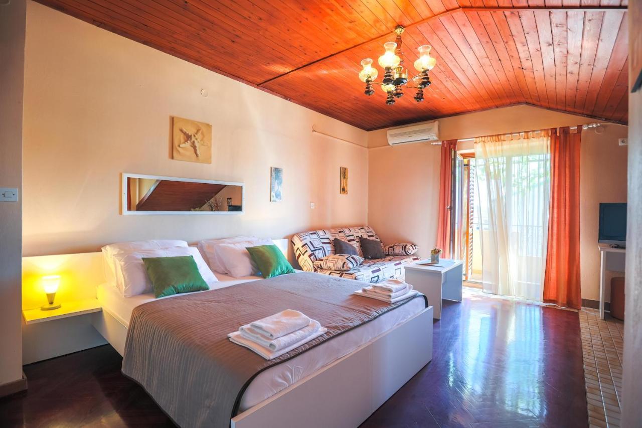 Apartments And Rooms Sinka บีโอกราดนาโมรู ภายนอก รูปภาพ