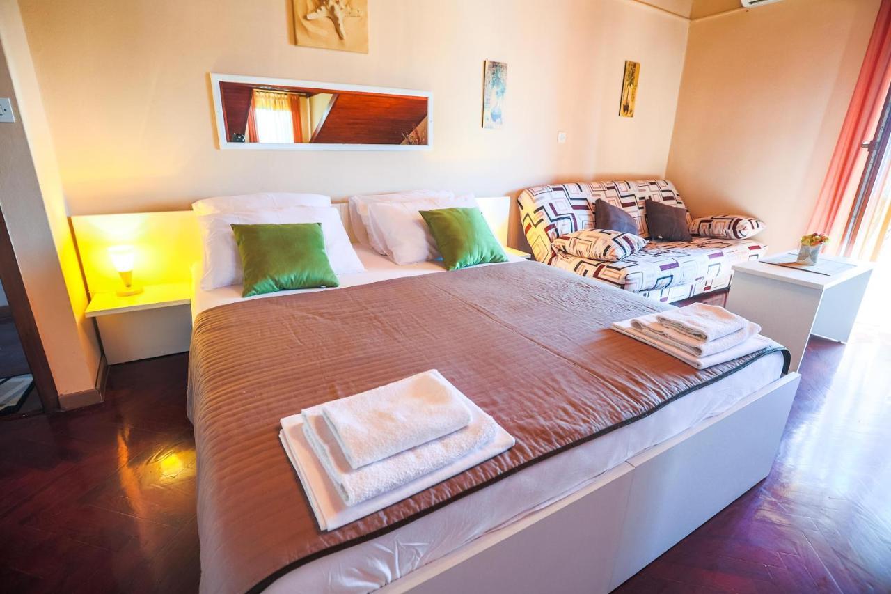 Apartments And Rooms Sinka บีโอกราดนาโมรู ภายนอก รูปภาพ